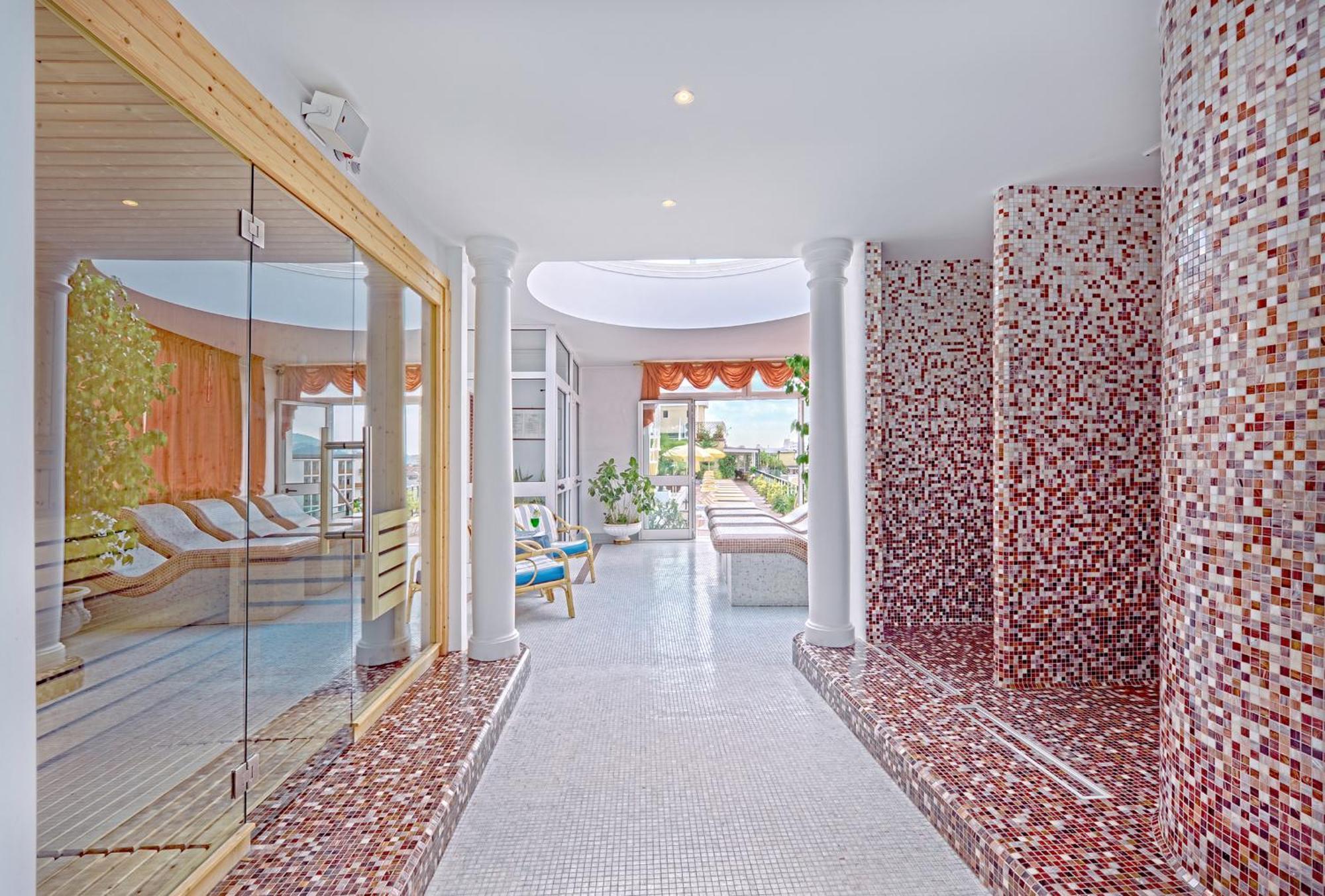 Hotel Aurora Terme 3*
